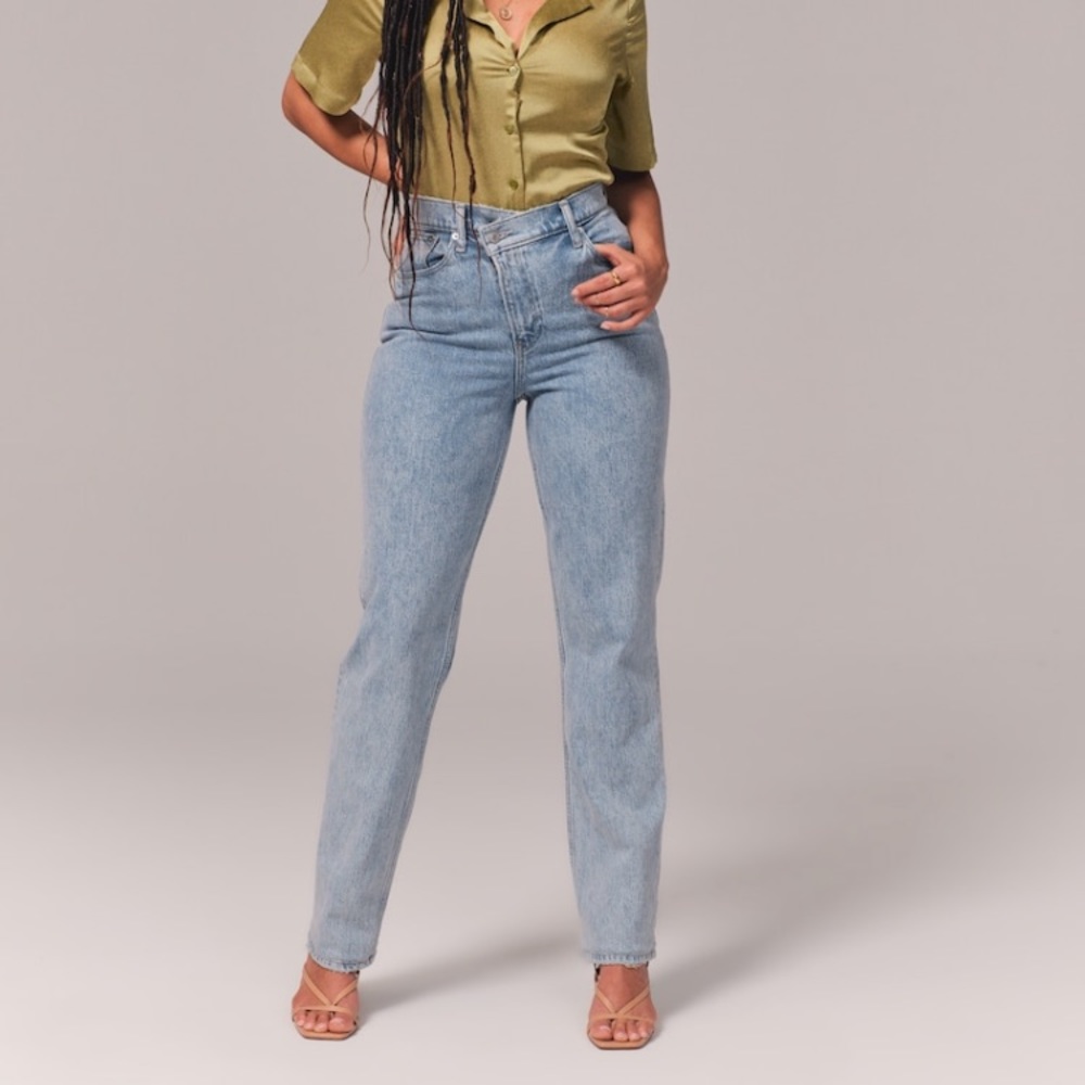 Abercrombie & Fitch Ultra High Rise 90’s straight jeans Curve